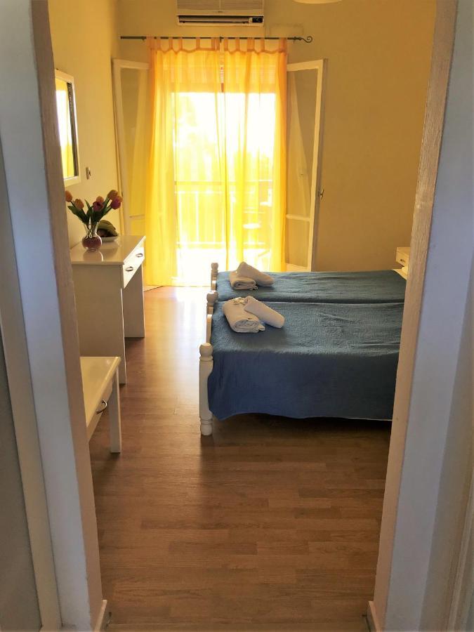 Firefly Hotel Moraḯtika Buitenkant foto