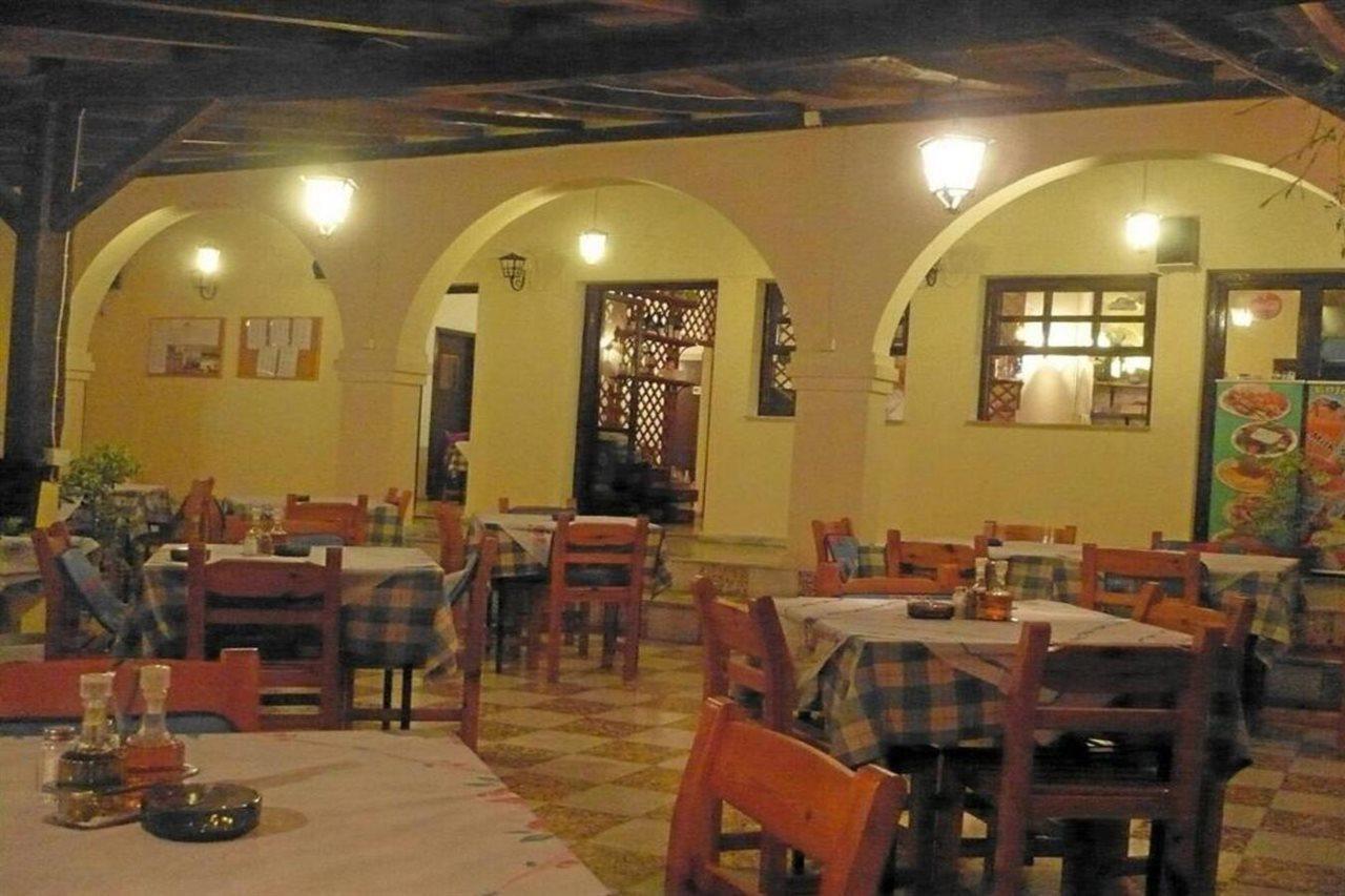 Firefly Hotel Moraḯtika Buitenkant foto