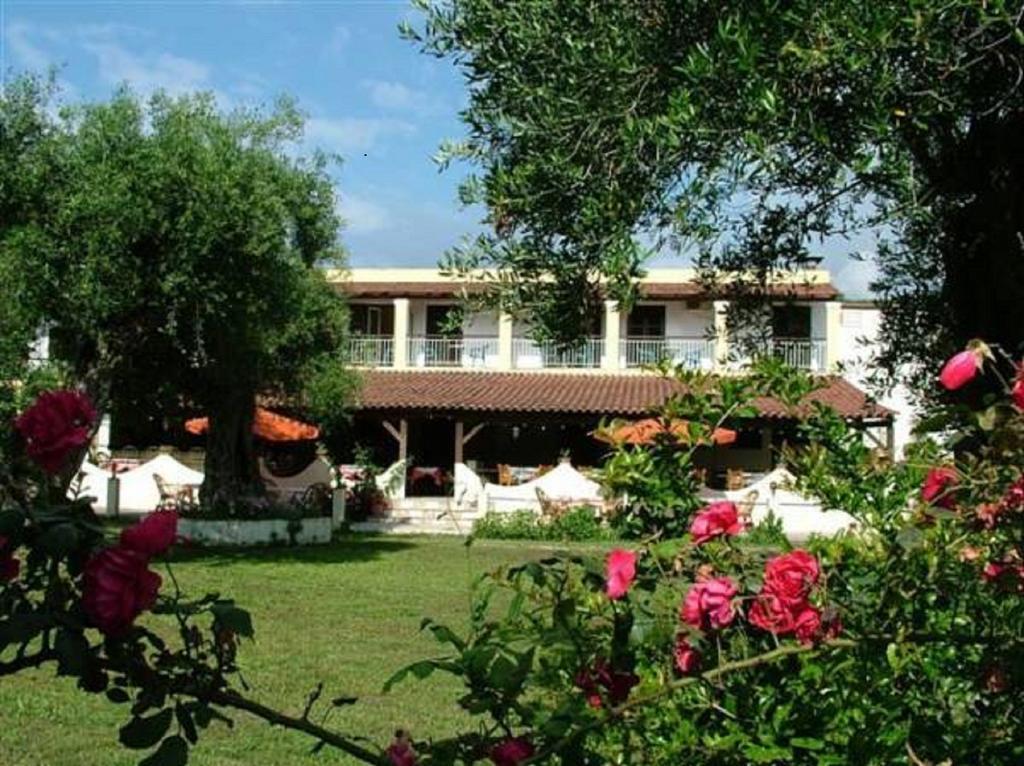Firefly Hotel Moraḯtika Buitenkant foto